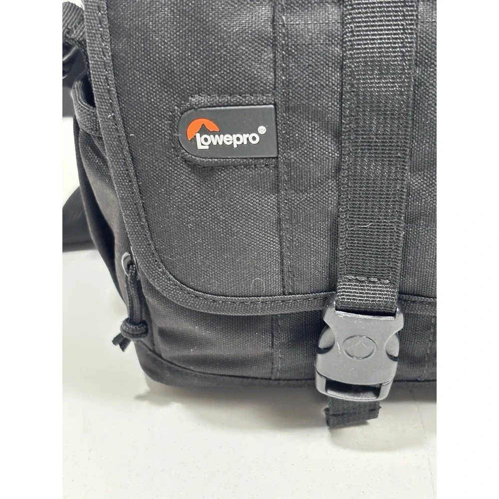 Lowepro Camera Bag Adventura 140 Black Nylon Travel‎ Adventure Padded